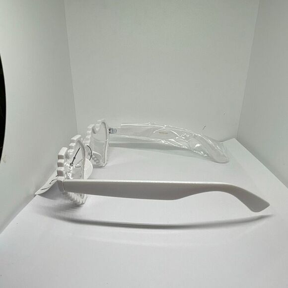 Nerd Eyewear Pixel Heart Glasses – UV400 Protection 😎❤️✨ - Picture 2 of 3